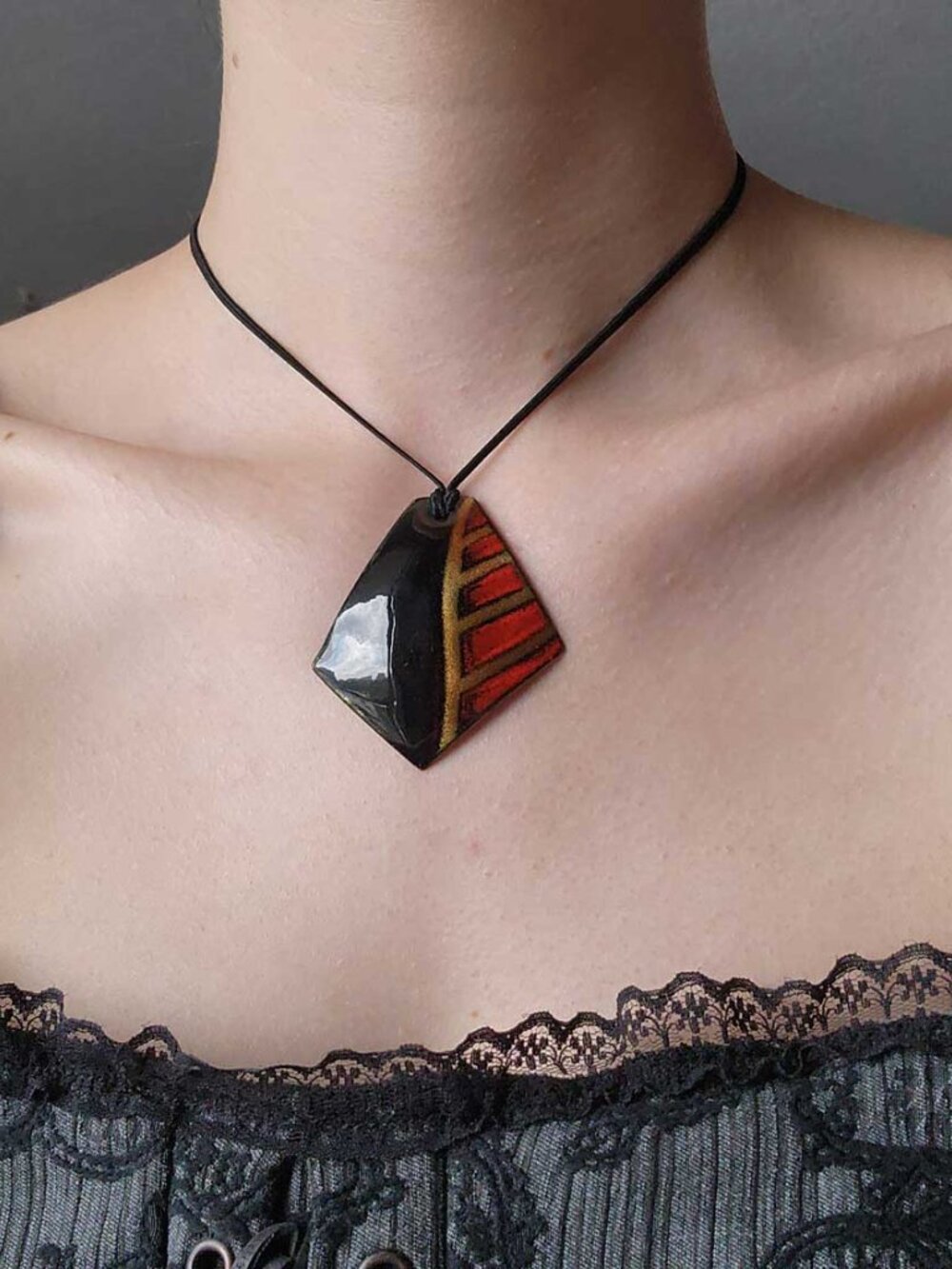Vintage Murano glass oversized statement necklace on a cord - Picture 4 of 10